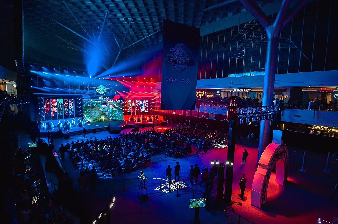 虎牙官方公告： Weibo Gaming 打野 Tian 将于明天开始他的首次直播， Tian 转发：我回来了~