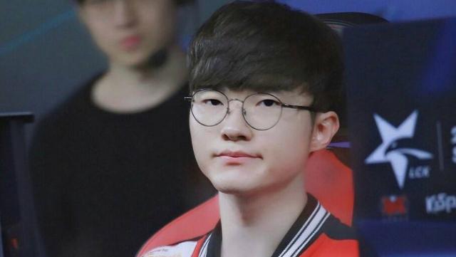 s1mple ：比赛期间在死亡时打开steam是否被允许？