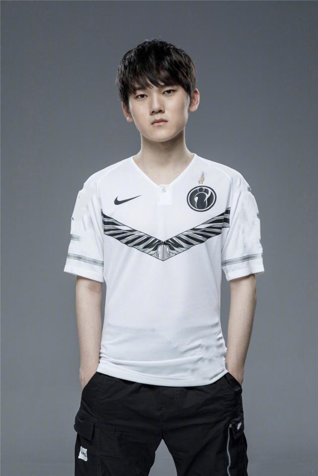 BLG赛后群访：过去一个月来回奔波，选手们很辛苦